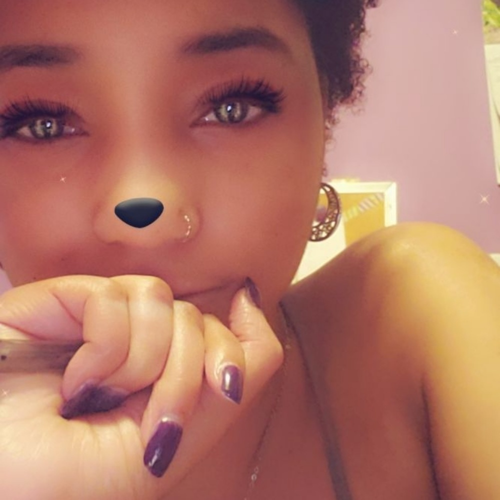 Meet your Posher, Monique